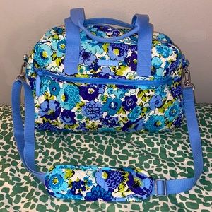 Vera Bradley Compact Traveler Bag - Blueberry Blooms 🫐